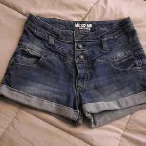 Denim shorts 3  buttons with a small zipper to close they were only worn 2 3 x